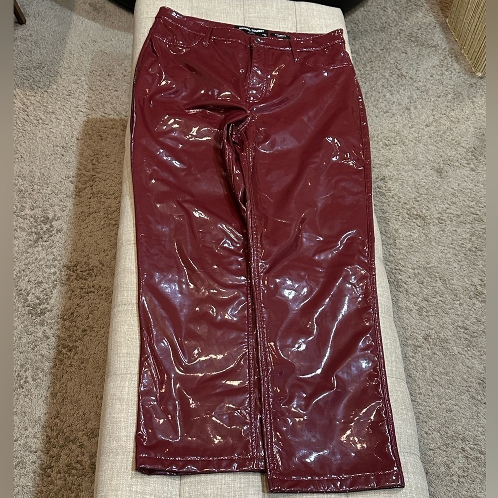 Social Tourist Faux Leather Deep Red Pants - WOMEN’S SIZE 16R (33W) - NWOT - Picture 5 of 13